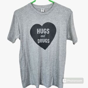 No Star Clothing Hugs and Drugs Heart Logo Short Sleeve Tee Medium
